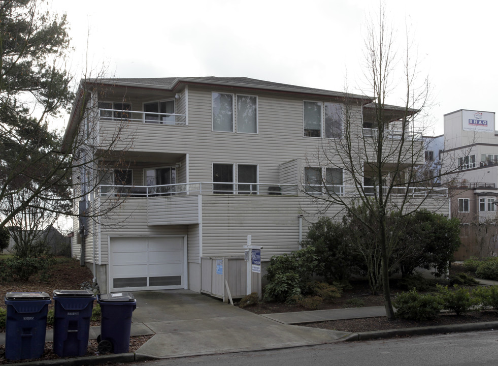 3019 NE 130th St in Seattle, WA - Building Photo