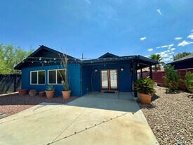 6427 Valley View St in Joshua Tree, CA - Building Photo