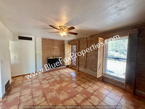 3520 N Melpomene Way in Tucson, AZ - Building Photo - Building Photo