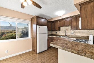 1427 W Parade St, Unit 03 in Long Beach, CA - Building Photo - Building Photo