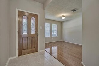 135 N Wynnoak Cir in The Woodlands, TX - Building Photo - Building Photo