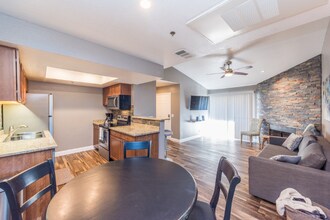 4200 S Valley View Blvd in Las Vegas, NV - Building Photo - Building Photo