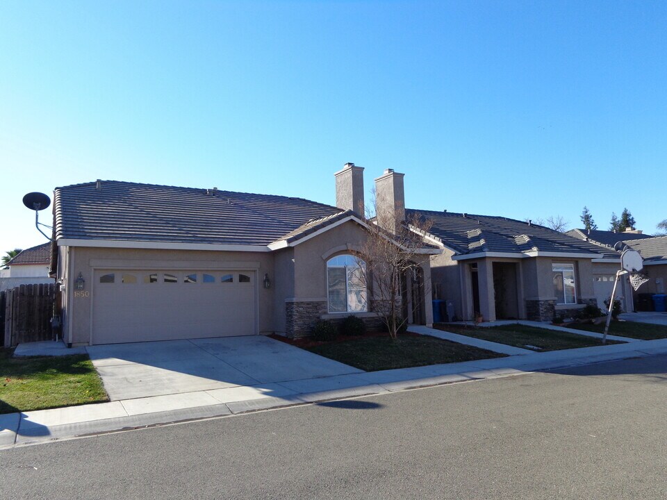 1850 Waltrip Ct in Yuba City, CA - Building Photo