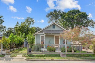 4807 Averill St in Houston, TX - Building Photo