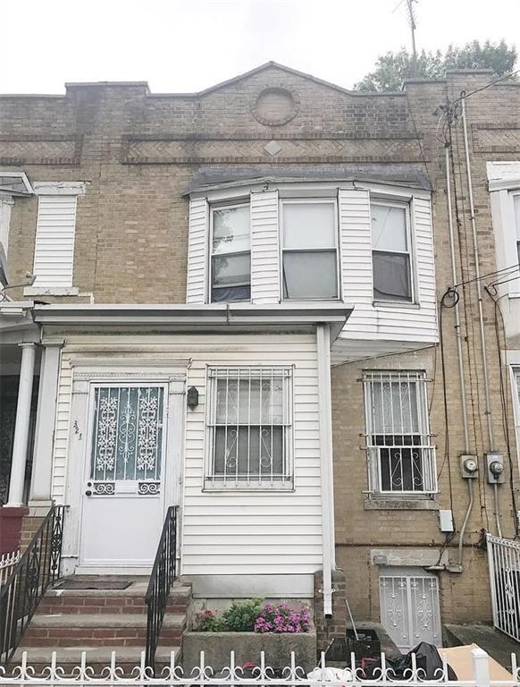 323 Eldert St in Brooklyn, NY - Foto de edificio - Building Photo
