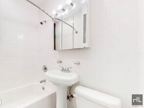 26 E 91st St in New York, NY - Building Photo - Building Photo