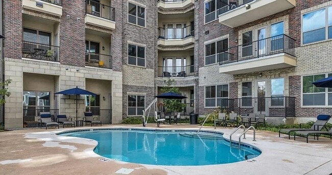 17 Broad in Chattanooga, TN - Foto de edificio - Building Photo