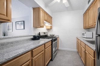 174 E 111th St, Unit East 111th in New York, NY - Building Photo - Building Photo