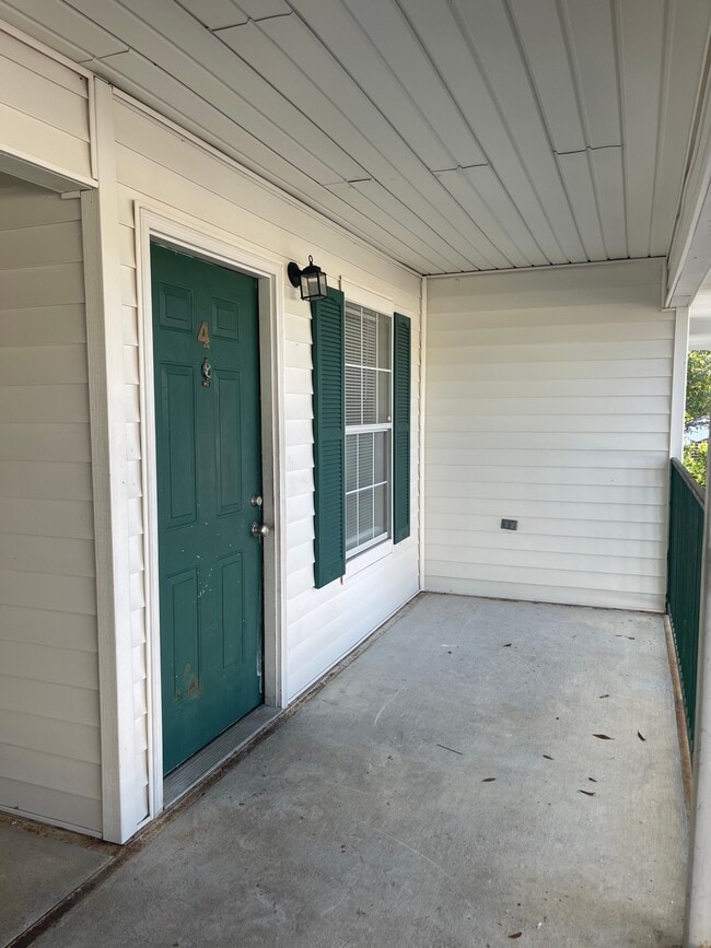 property at 216 S Mulberry St