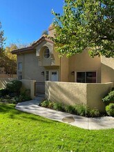 23924 Arroyo Park Dr, Unit 125 in Santa Clarita, CA - Foto de edificio - Building Photo
