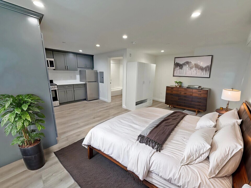 5308 Sepulveda Blvd in Los Angeles, CA - Building Photo