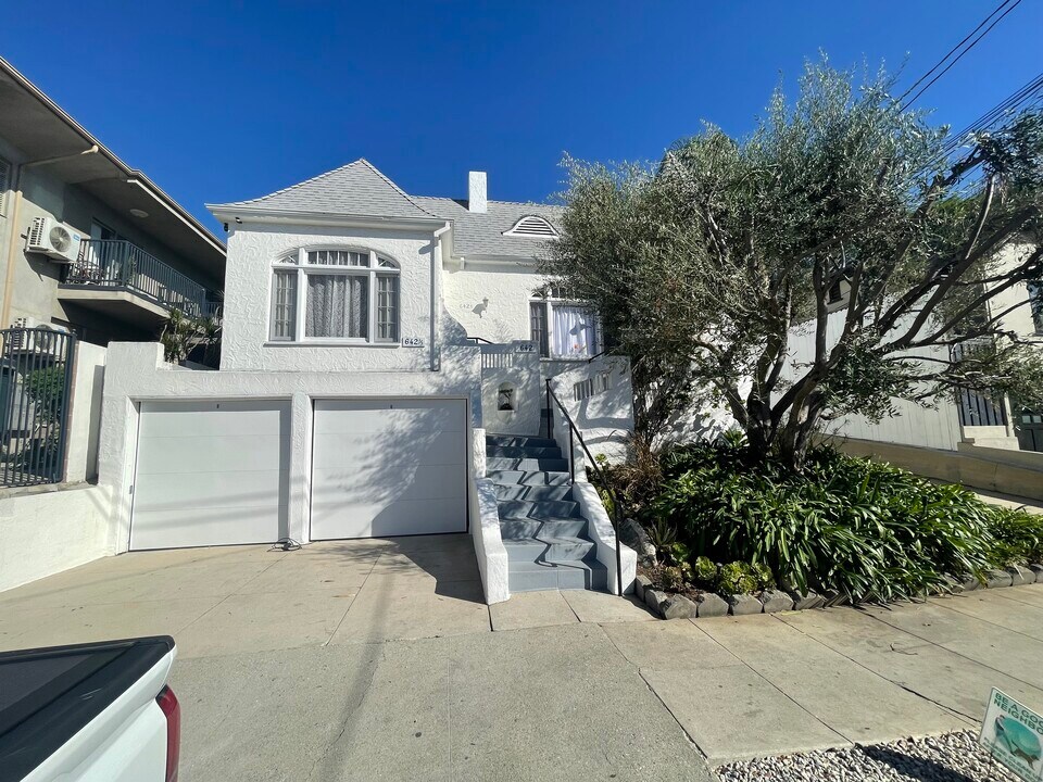 642 1/2 Maltman Ave in Los Angeles, CA - Building Photo
