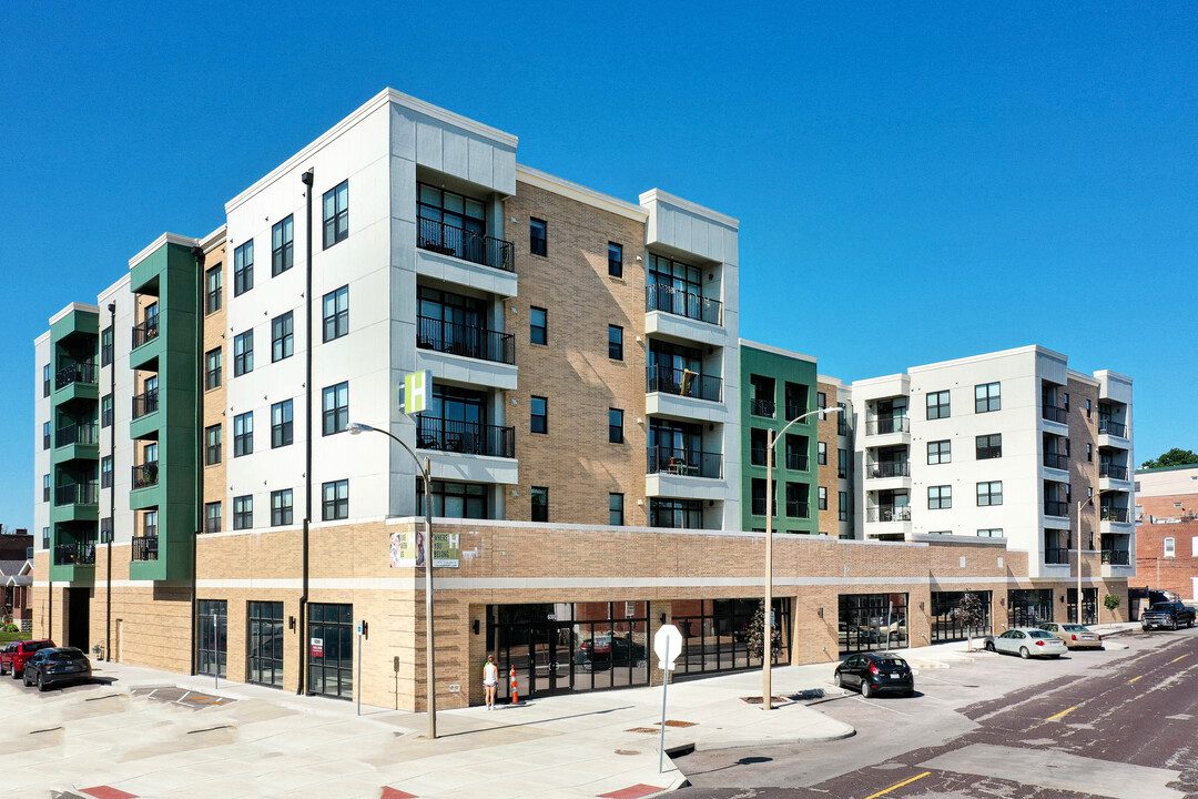 Hibernia Apartments in St. Louis, MO - Building Photo