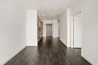 481 E Waterside Dr in Chicago, IL - Building Photo - Building Photo