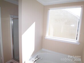 6945 Goldenwillow Dr in Charlotte, NC - Foto de edificio - Building Photo