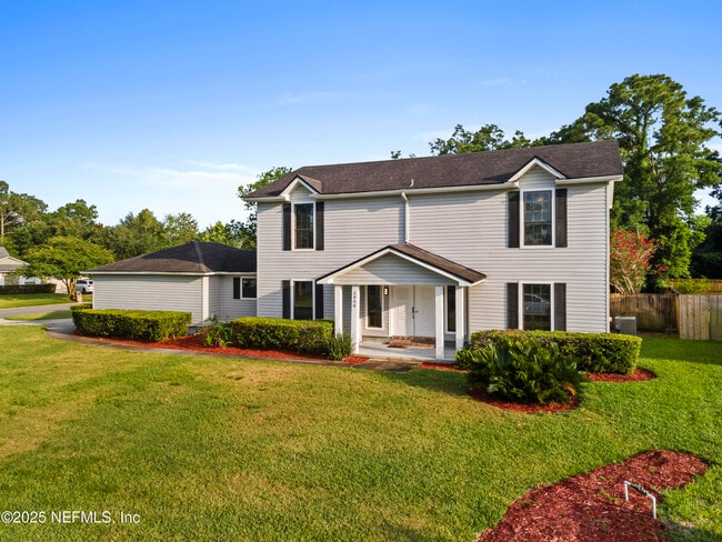 2450 Fallen Tree Dr W in Jacksonville, FL - Building Photo - Building Photo