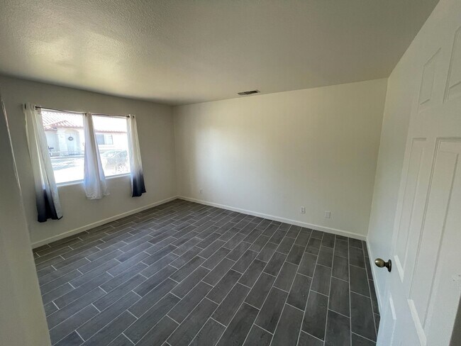 6686 Palo Verde Ave, Unit C in Twentynine Palms, CA - Building Photo - Building Photo