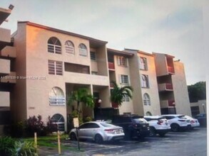 10661 SW 108th Ave in Miami, FL - Building Photo - Building Photo