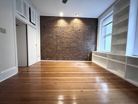 23 Netherlands Rd, Unit 1 in Brookline, MA - Building Photo - Building Photo