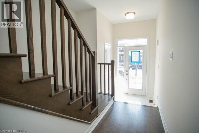 27 Wakeling Dr in Brantford, ON - Building Photo - Building Photo