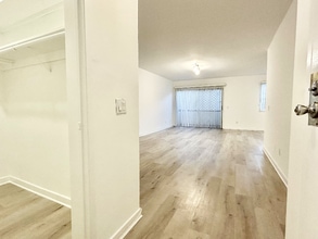 1849 S Bentley Ave in Los Angeles, CA - Building Photo - Building Photo