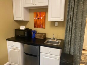 10 E Church St, Unit 2 in Frederick, MD - Building Photo - Building Photo