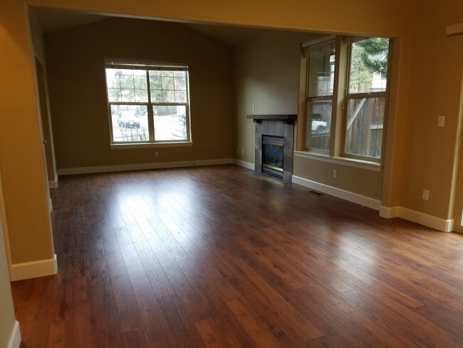 61158 Kepler St, Unit Unit A in Bend, OR - Building Photo - Building Photo