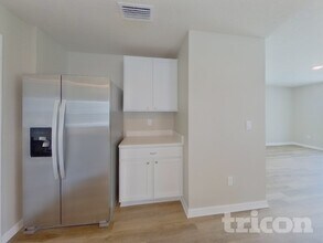 10734 Hidden Banks Gln in Parrish, FL - Building Photo - Building Photo