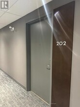 1 Redfern Ave in Hamilton, ON - Building Photo - Building Photo