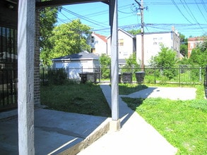 2221 S Springfield Ave in Chicago, IL - Foto de edificio - Building Photo