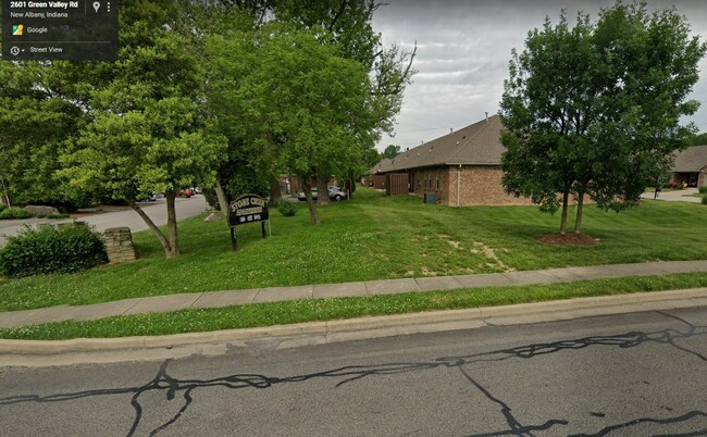 Stone Creek Apartments I & II in New Albany, IN - Foto de edificio - Building Photo