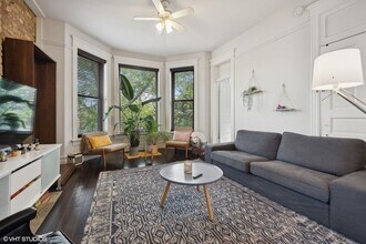 814 W Newport Ave in Chicago, IL - Building Photo - Building Photo
