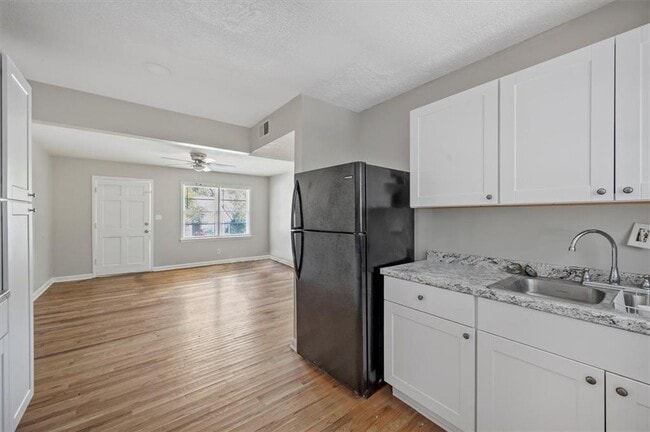 190 Opal Dr in Roswell, GA - Building Photo - Building Photo