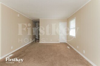329 Tulsa Ave in Carpentersville, IL - Building Photo - Building Photo