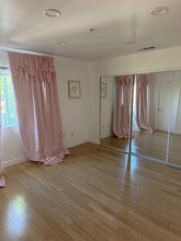 15053 Victory Blvd in Los Angeles, CA - Foto de edificio - Building Photo