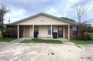 4800 Rainbow Cir in Killeen, TX - Building Photo
