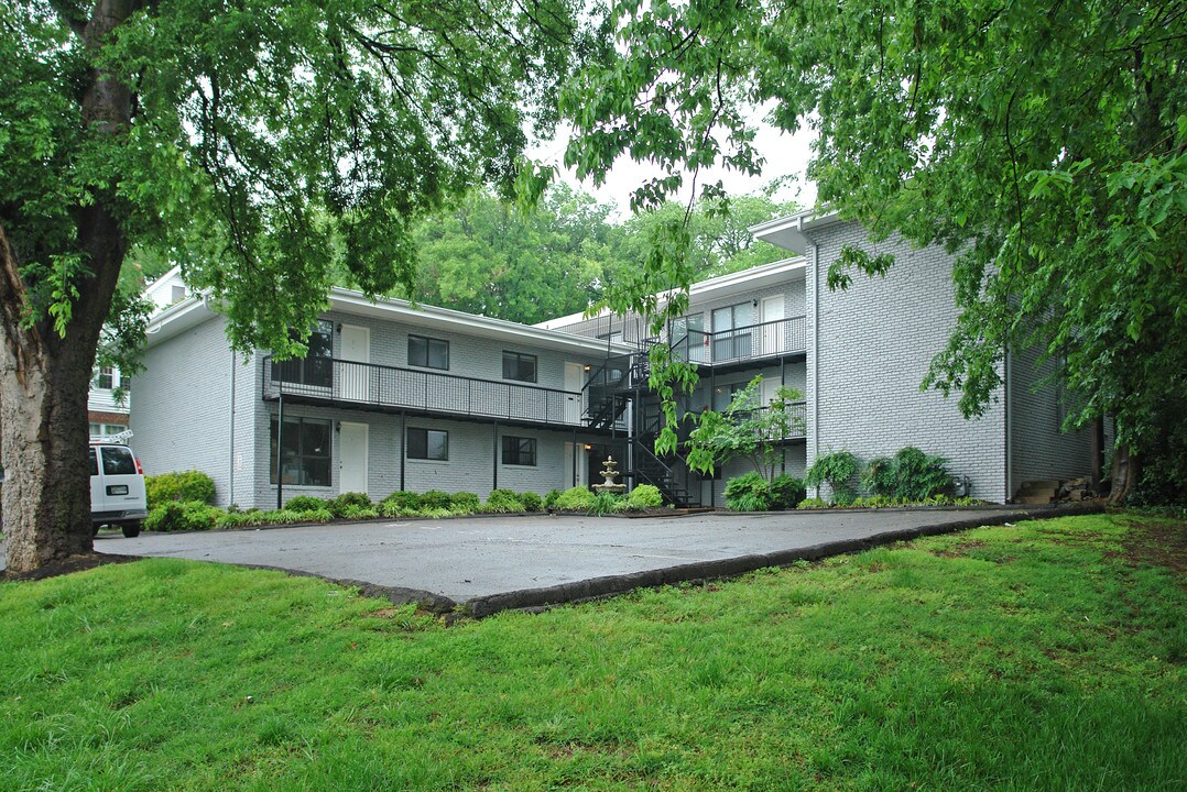 3209 West End Cir in Nashville, TN - Building Photo