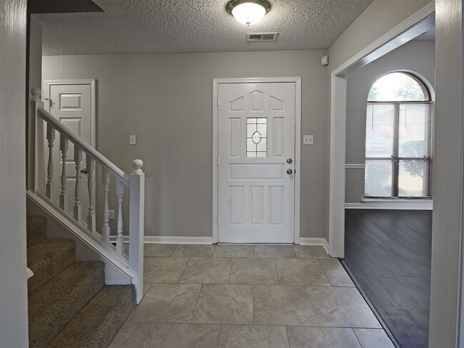 7326 Old Dominion Ct in Memphis, TN - Building Photo - Building Photo