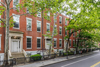 9 Washington Square North in New York, NY - Foto de edificio - Building Photo