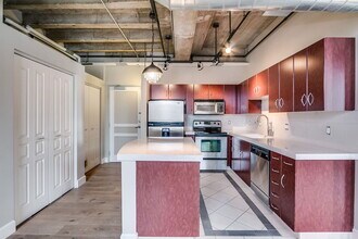 114 W Adams St in Phoenix, AZ - Foto de edificio - Building Photo