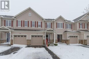 460 Templeford Ave in Ottawa, ON - Building Photo
