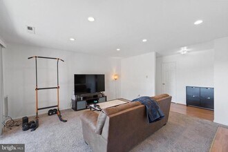 804 Quince Orchard Blvd in Gaithersburg, MD - Building Photo - Building Photo