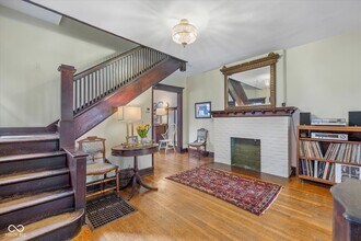 963 Woodruff Pl W Dr in Indianapolis, IN - Building Photo - Building Photo