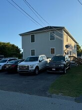40 Magnolia St, Unit 40B in Bristol, RI - Building Photo - Building Photo
