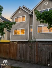 4011 S Chicago St in Seattle, WA - Foto de edificio - Building Photo