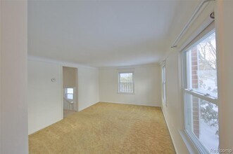 9249 Whitall Ln in Grosse Ile Township, MI - Building Photo - Building Photo