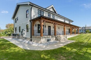 535 St James Ave in Phillipsburg, NJ - Building Photo