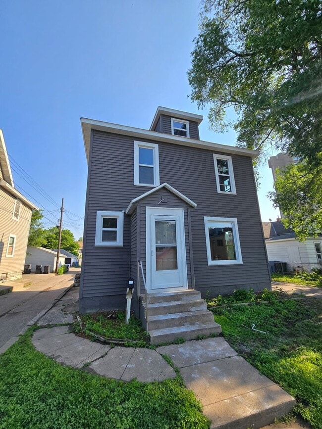 property at 613 17th Ave NE