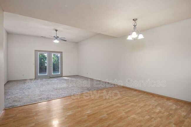 1128 N Westwood Ave photo'