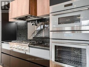 1356 Alexandra Ave in Mississauga, ON - Building Photo - Building Photo